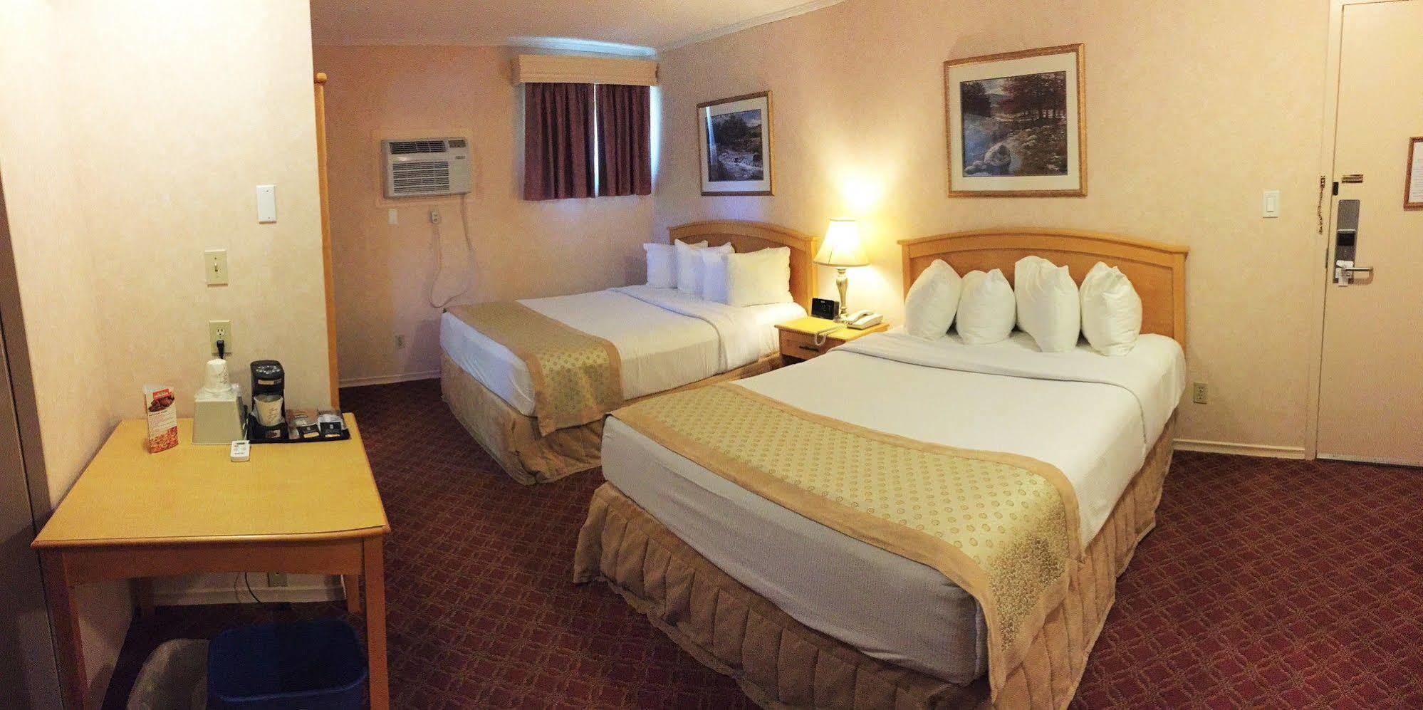 Sword Inn Bancroft Εξωτερικό φωτογραφία